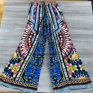 Colorful flare pants !